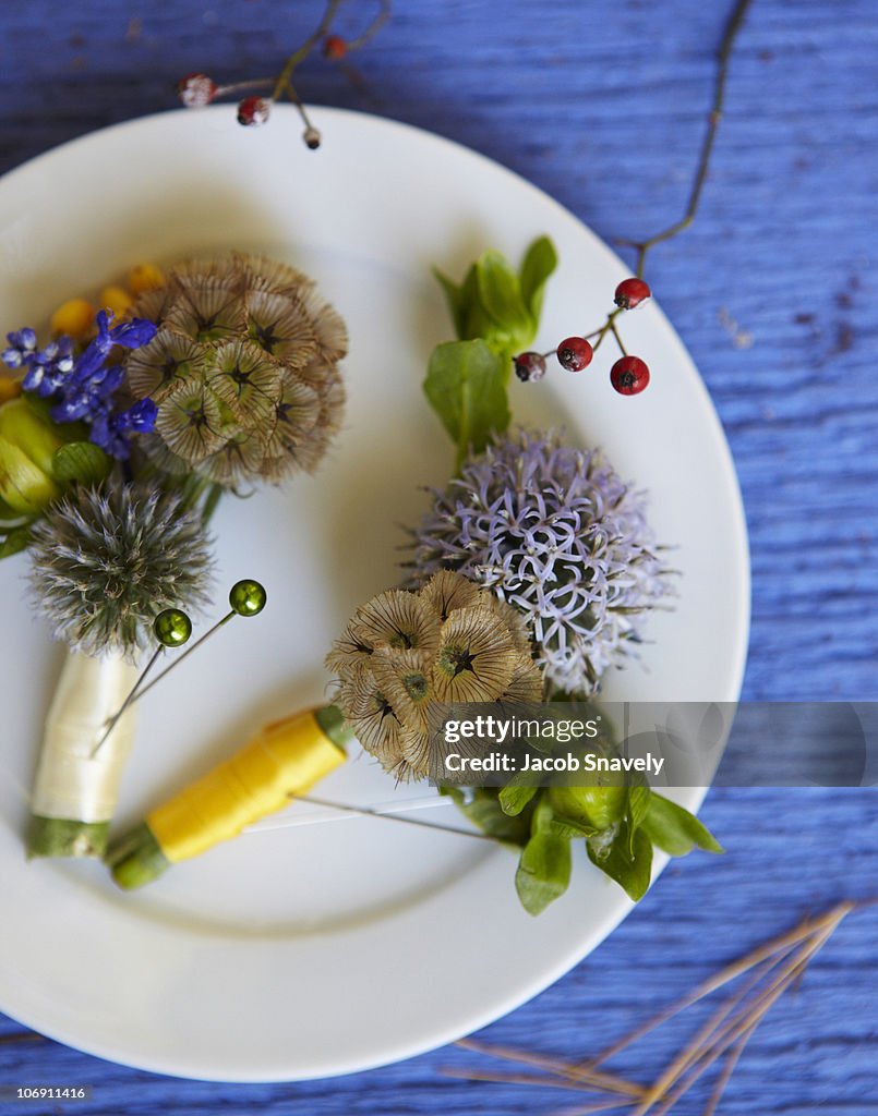 Two Automn boutineers.