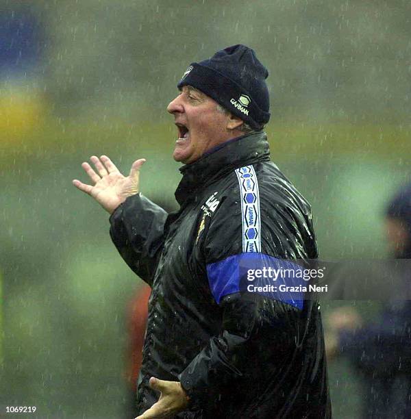 Carlo Mazzone manager of Brescia shout instructions from the sidelines during the Serie A league match between Brescia and Parma played at the Mario...