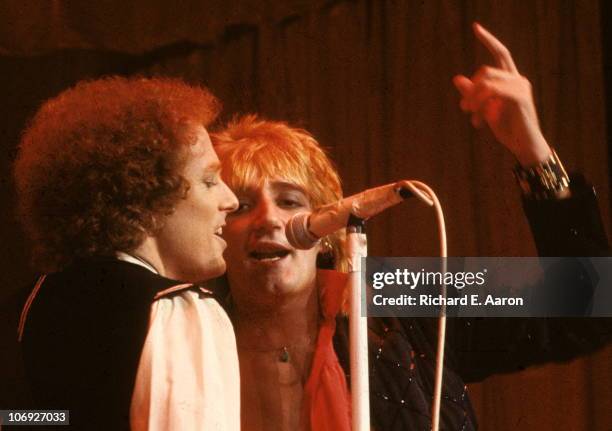 Rod Stewart performs live on stage with guitarist Jim Cregan at Madison Square Garden in New York in June 1979 during his Blondes Have More Fun tour