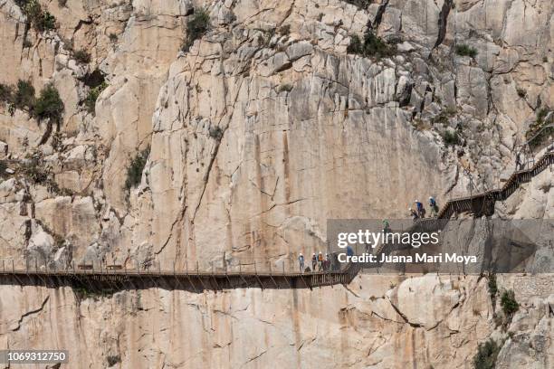 caminito del rey, walkways attached to the walls of the gaitanes gorge. - caminito del rey málaga province stock pictures, royalty-free photos & images