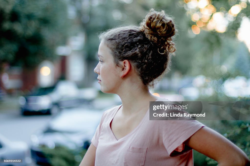 Perfil de una adolescente