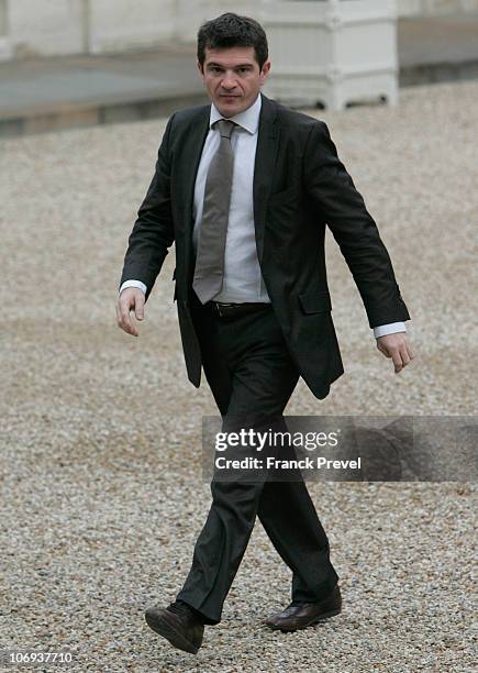 Housing Junior Minister Benoist Apparu arrives to take part in the first ministers' weekly cabinet meeting after the cabinet reshuffle at Elysee...