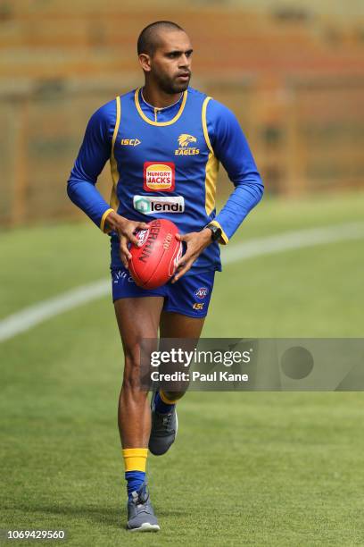 Lewis Jetta jogs laps during a West Coast Eagles AFL training session at Subiaco Oval on November 19, 2018 in Perth, Australia.