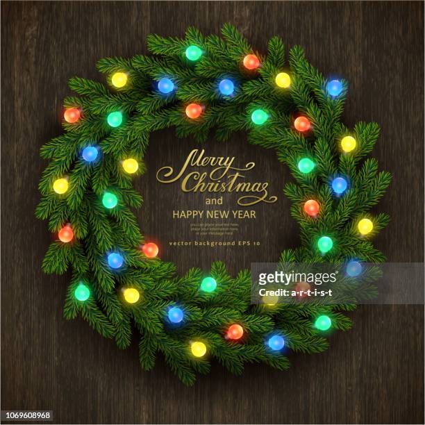weihnachten hintergrund mit tannen-girlande - lichterkette dekoration stock-grafiken, -clipart, -cartoons und -symbole