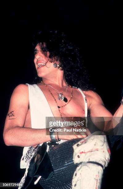Stephen Pearcy of RATT performs on stage at the Rosemont Horizon in Rosemont, Illinois, September 20, 1985.