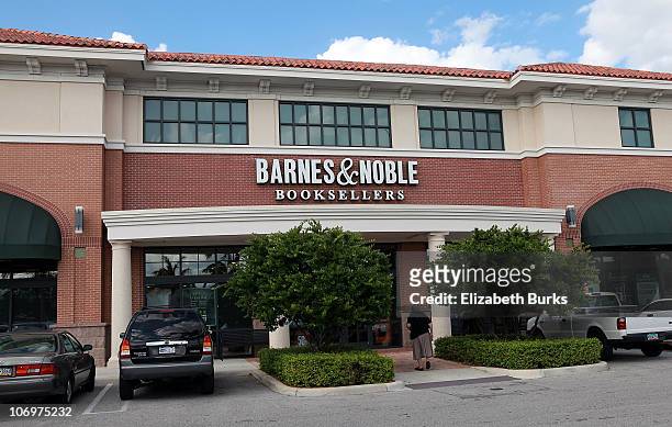 View of atmosphere at Barnes & Noble on November 19, 2010 in Palm Beach Gardens, Florida where Hoda Kotb signed copies of her book "Hoda: How I...