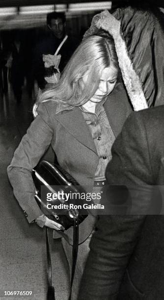 Sally Struthers during Sally Struthers at Los Angeles International Airport in Los Angeles, California - April 24, 1977 at Los Angeles International...