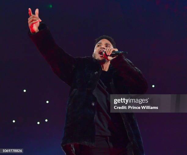 Trey Songz performs onstage during the Final Stop of 'Aubrey & The three Amigos Tour' at State Farm Arena on November 18, 2018 in Atlanta, Georgia.