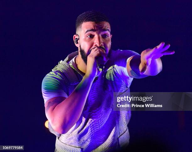 Drake performs onstage during the Final Stop of 'Aubrey & The three Amigos Tour' at State Farm Arena on November 18, 2018 in Atlanta, Georgia.