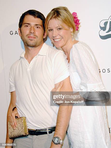 Julie Bowen and husband Scott Phillips during Hollywood and Fashion Unite for The Inaugural "Kid Art Event: A Benefit for P.S. Arts" - June 1, 2006...