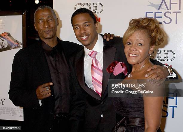 Nick Cannon, Dad and Mom during AFI Fest 2006 Black Tie Opening Night Gala and US Premiere of Emilio Estevez's "Bobby" - Arrivals in Los Angeles,...
