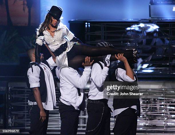 Rihanna, winner Choice Breakout Artist and Choice R&B Artist, performing "S.O.S."