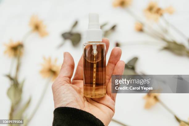 alternative therapy - aromatherapy oil stockfoto's en -beelden