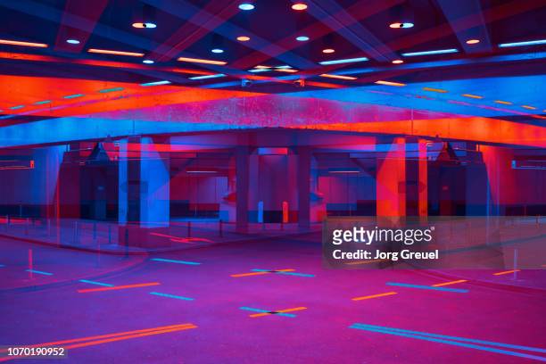 vibrant tunnel - building symmetry stock pictures, royalty-free photos & images