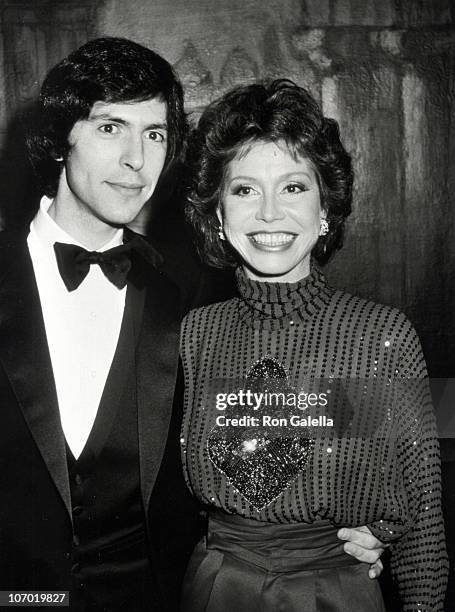 Mary Rivoli 76 Mary Tyler Moore 1985 Photos & High Res Pictures - Getty Images
