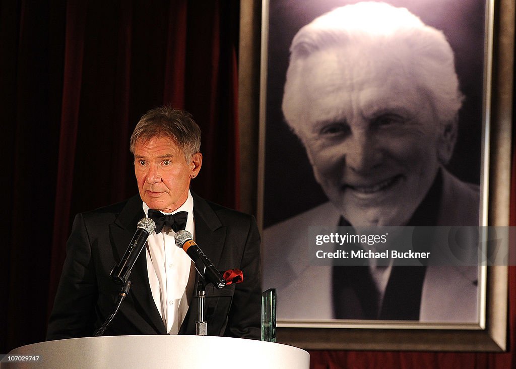 Santa Barbara International Film Festival's 5th Annual Kirk Douglas' Excellence In Film Awards - Inside