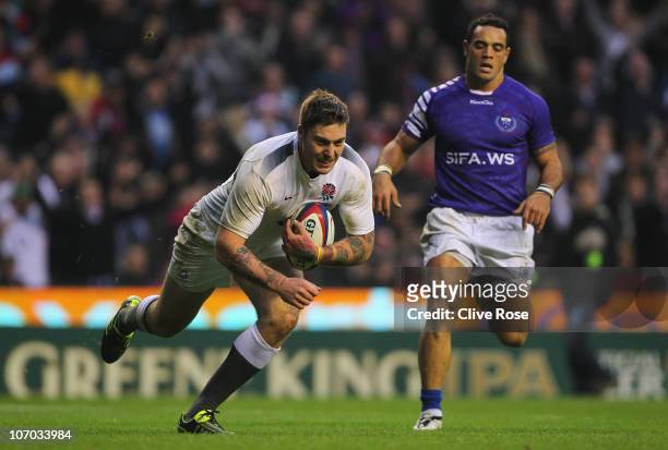 Matt Banahan of England scores a try during the Investec Challenge match between England and Samoa at Twickenham Stadium on November 20, 2010 in...