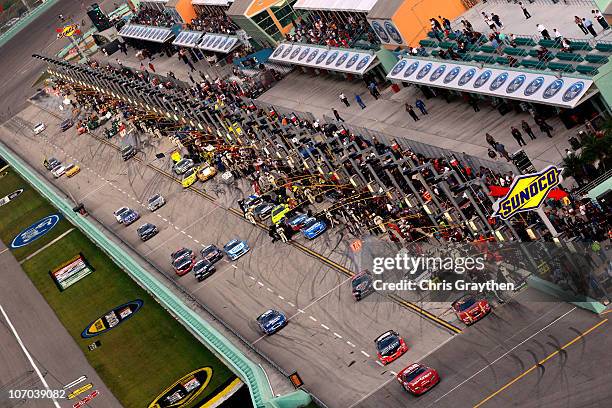 Usrt Racing Pits Nascar Pit Crews Photos and Premium High Res Pictures - Getty Images