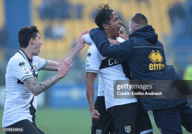 Bruno Alves of Parma Calcio celebrates his goal with his team-mate Amato Ciciretti during the Serie A match between Parma Calcio and Chievo Verona at...