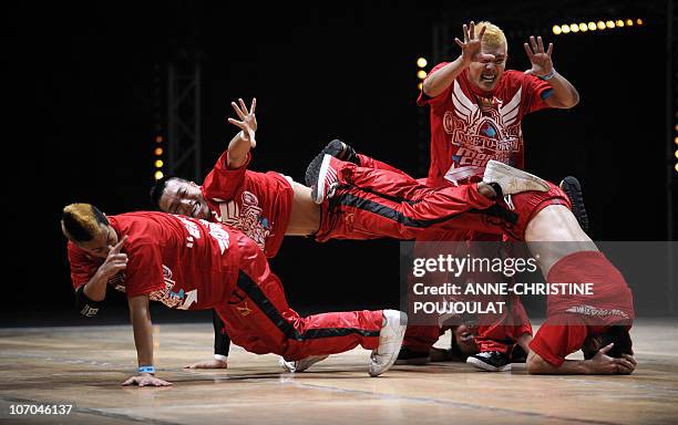 Breaking Crew 653 Break Dance Crew Stock Photos, High-Res Pictures, and Images ...