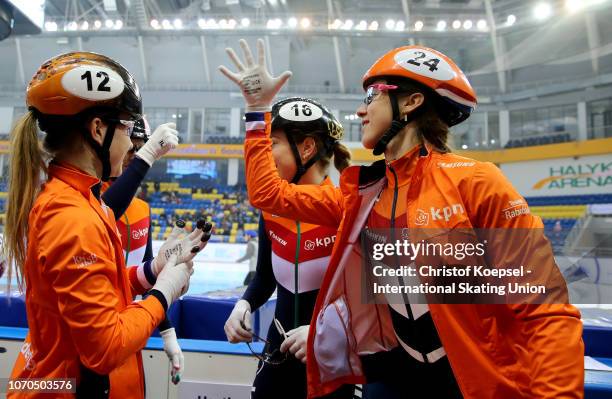 Yara van Kerkhof of Netherlands and Suzanne Schulting of Netherlands prepare during the during the ladies 3000 meter relay final A race of the ISU...