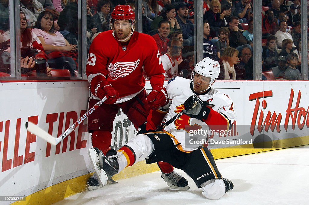 Calgary Flames v Detroit Red Wings