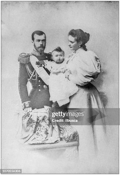 ilustraciones, imágenes clip art, dibujos animados e iconos de stock de fotografía antigua: czar nicholas ii y la familia - zar nicolás ii