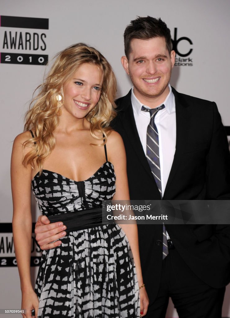 2010 American Music Awards - Arrivals