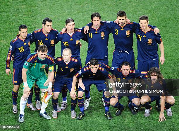 Spain's national football team poses before the start of the 2010 World Cup football final against The Netherlands at Soccer City stadium in Soweto,...