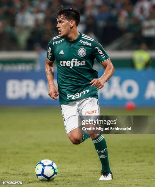 Gustavo Gomez of Palmeiras control the ball during a match between Palmeiras and America MG at Allianz Parque on November 21, 2018 in Sao Paulo,...