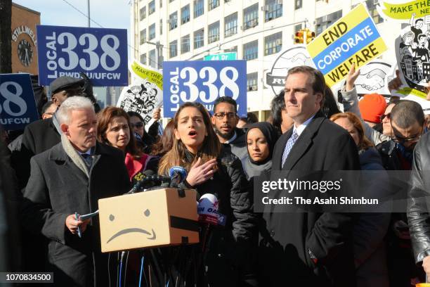 Amazon Frown Frown Face Symbol Photos and Premium High Res Pictures - Getty Images