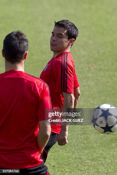 Portuguese Benfica football forward Javier Saviola attends a training session at Bloomfield Stadium in Tel Aviv on November 23, 2010 on the eve of...