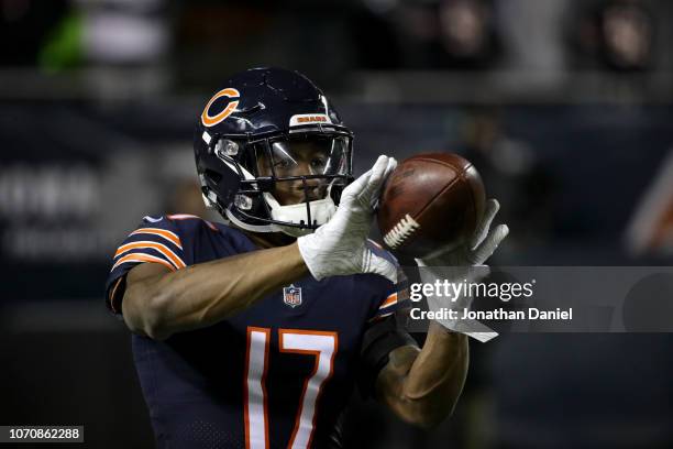 Anthony Miller of the Chicago Bears warms up prior to the game against the Los Angeles Rams at Soldier Field on December 9, 2018 in Chicago, Illinois.