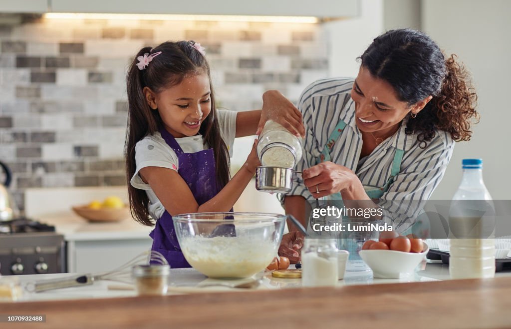 Agora é hora de adicionar a farinha