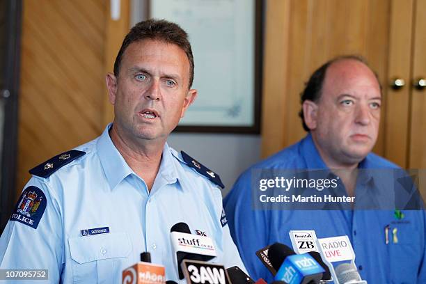 Police Superintendent Gary Knowles with CEO of Pike River Coal Mine Peter Whittall speak at a media briefing on on November 24, 2010 in Greymouth,...