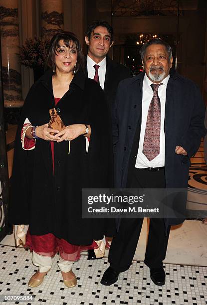 Nadira Naipaul, Sir V.S. Naipaul and Nadir Naipaul attend the Liberatum dinner hosted by Ella Krasner and Pablo Ganguli in honour of Sir V.S. Naipaul...