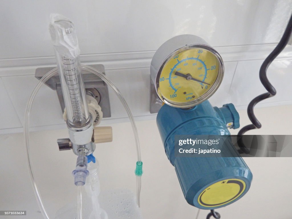 Oxygen taps in a hospital room