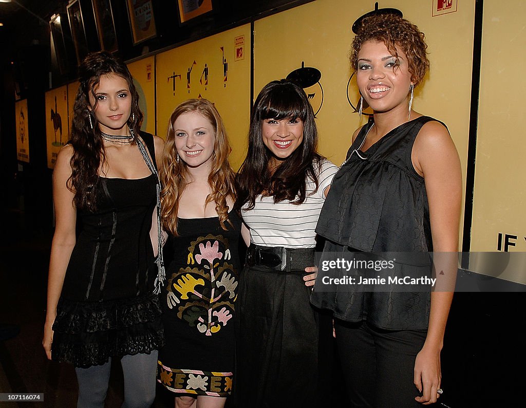 Elizabeth Banks,Nastia Liukin and the Cast of "Degrassi" Visit MTV's "TRL" - October 14, 2008