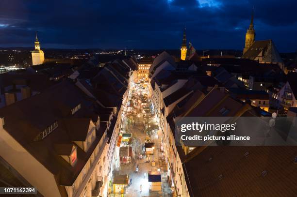 December 2018, Saxony, Bautzen: View from the Reichenturm to the Wenzel market in Bautzen. The Christmas Market is open until 23 December 2018....