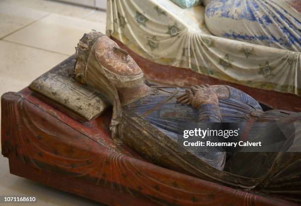 recumbent statue & tomb of isabella of angouleme - isabella of angouleme stock pictures, royalty-free photos & images