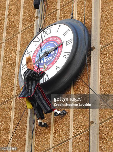 Bello Nock during Comic Daredevil Bello Nock Changes Clock Nine Stories in Air for Daylight Savings Time - March 9, 2007 at MSG in New York CIty, New...