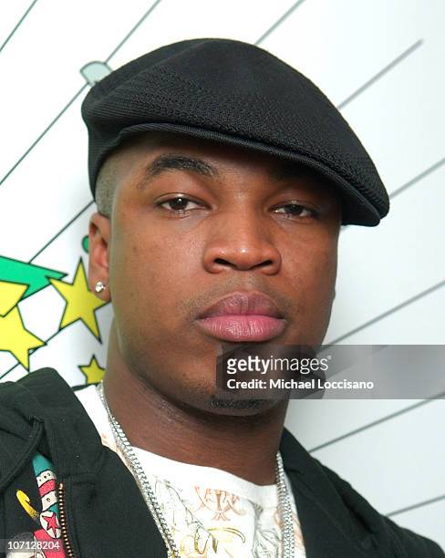Ne-Yo during Ne-Yo, Diego Luna and Obe Visit, and Jennifer Pena Guest Host MTV Tr3s' "MiTRL" - April 24, 2007 at MTV Studios - Times Square in New...