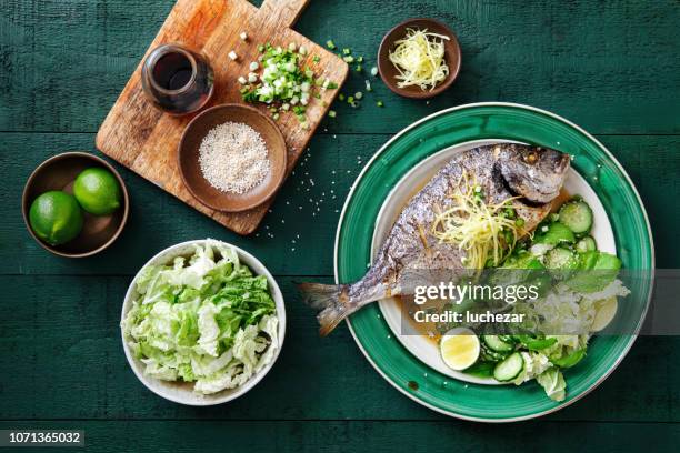 grilled sea bream with vegetables - dish imagens e fotografias de stock