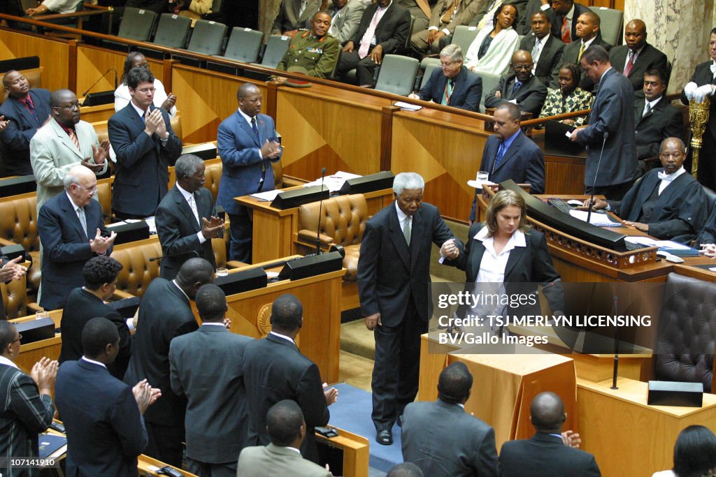 Mandela and De Klerk in parliament