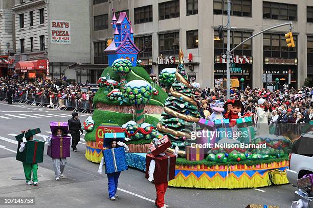 Dora The Explorer Float Photos and Premium High Res Pictures - Getty Images