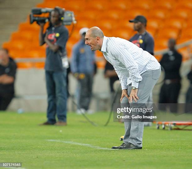 Chiefs coach Vladimir Vermezovic instructs his players on the sideline during the Absa Premiership match between Kaizer Chiefs and Vasco da Gama at...