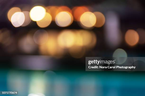 defocused bokeh light background - flouté photos et images de collection