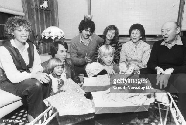 Radio personality Howard Stern is seated with his family members in October 1985 to celebrate his niece Pamela's 8th birthday. From left to right:...