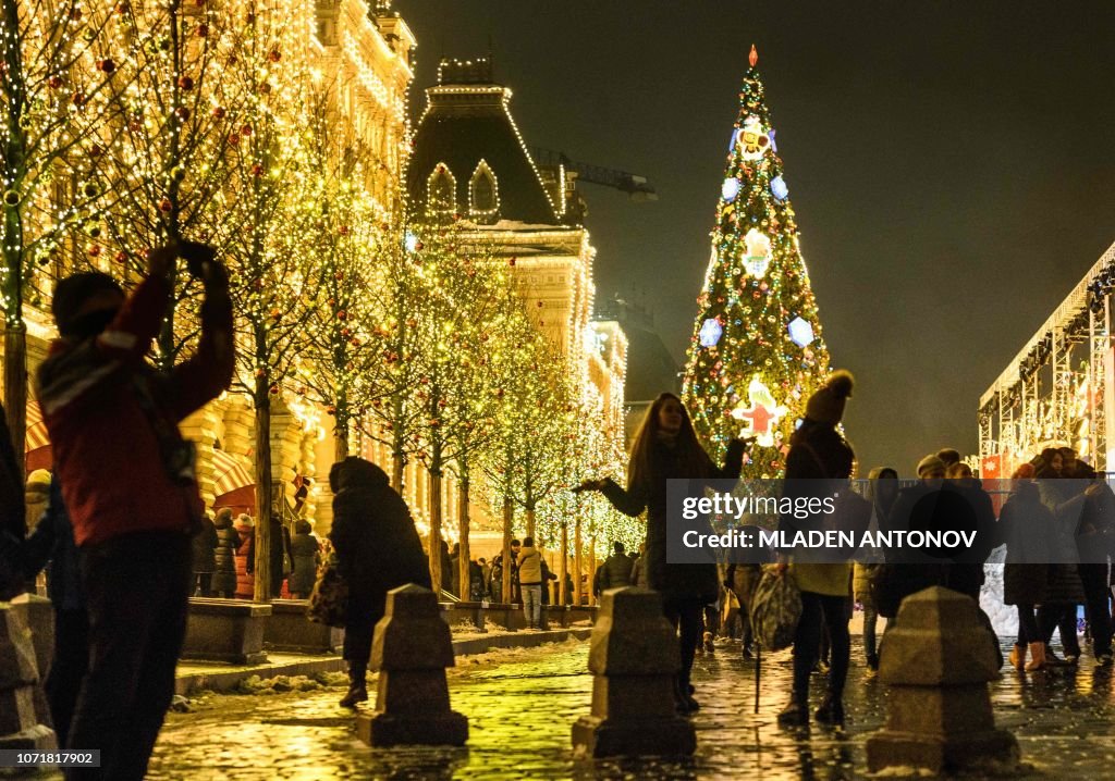 RUSSIA-CHRISTMAS-LIGHTS