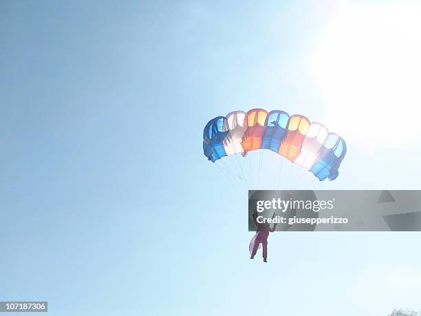 parachute in nicosia/lefkosa, cyprus - paratrooper stockfoto's en -beelden